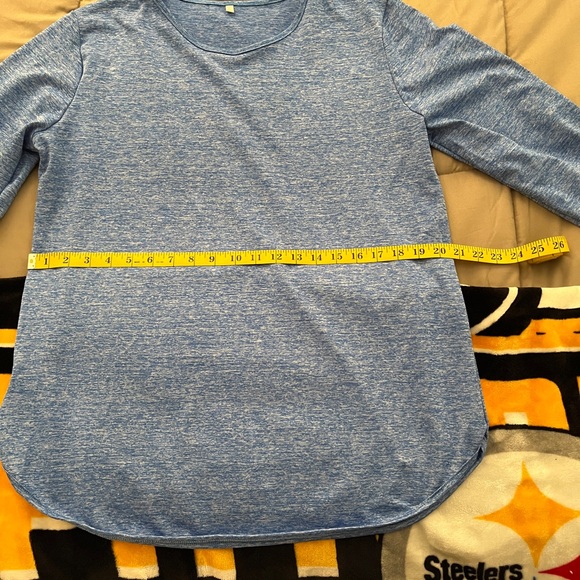 Women’s shirts - Picture 8 of 13